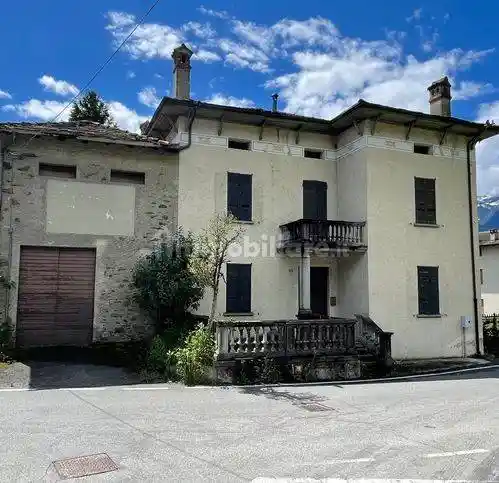 Villa in vendita a Bianzone