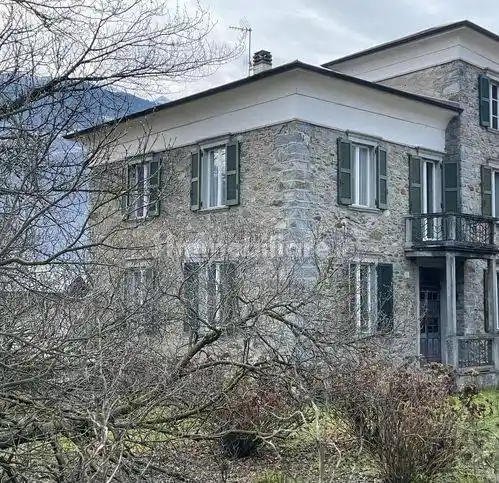 Villa in vendita a Chiuro