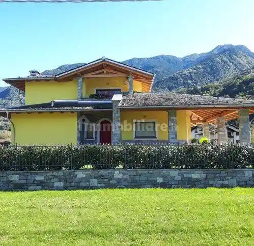 Villa in vendita a Castello dell'Acqua