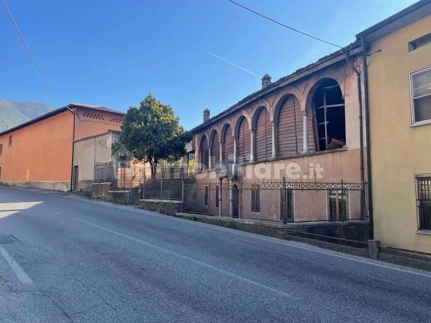 Palazzo - Edificio in vendita a Caino