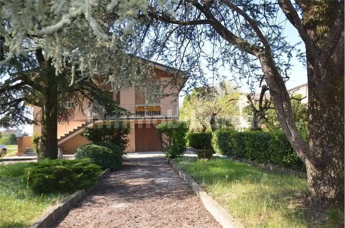 Casa indipendente in vendita a Vittorio Veneto