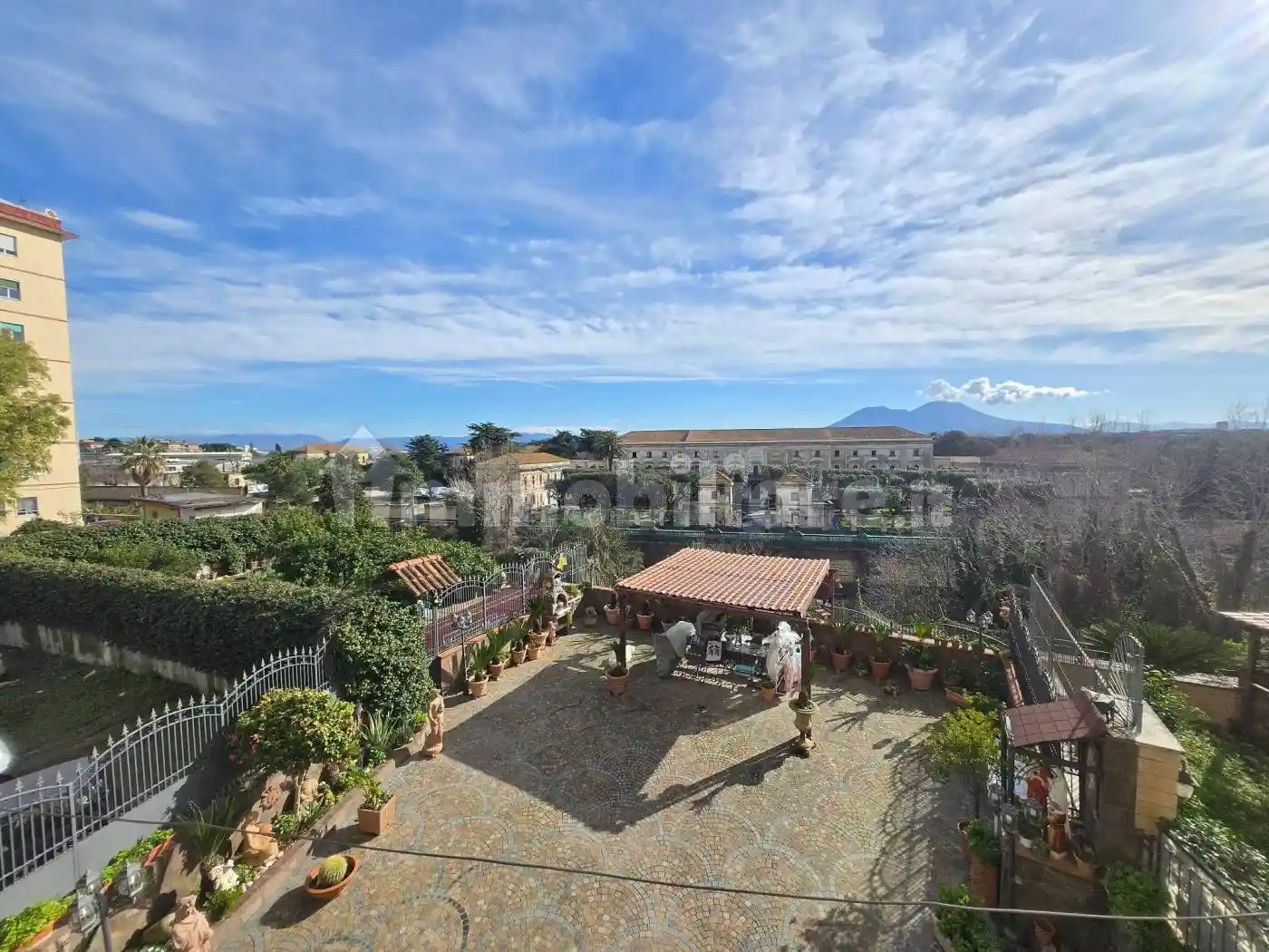 Appartamento in vendita a Napoli
