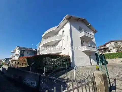 Appartamento in vendita a Bizzarone