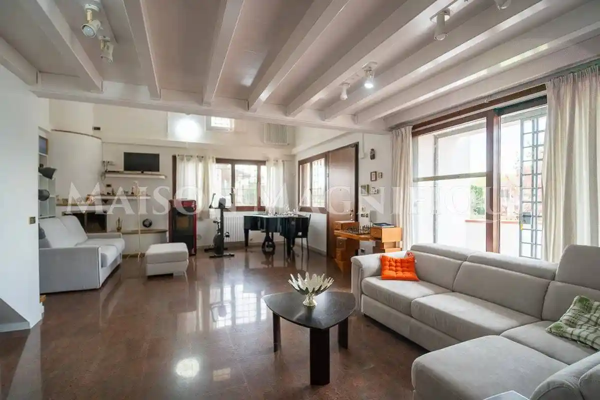 Villa in vendita a Riva del Po