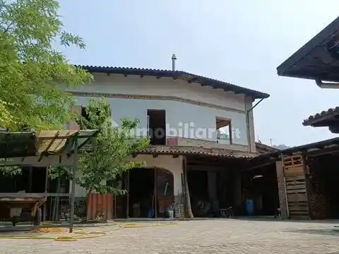 Villa in vendita a Sarezzano