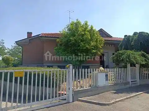 Villa in vendita a Tortona