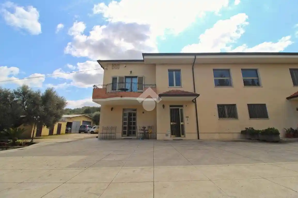 Casa indipendente in vendita a Mosciano Sant'Angelo