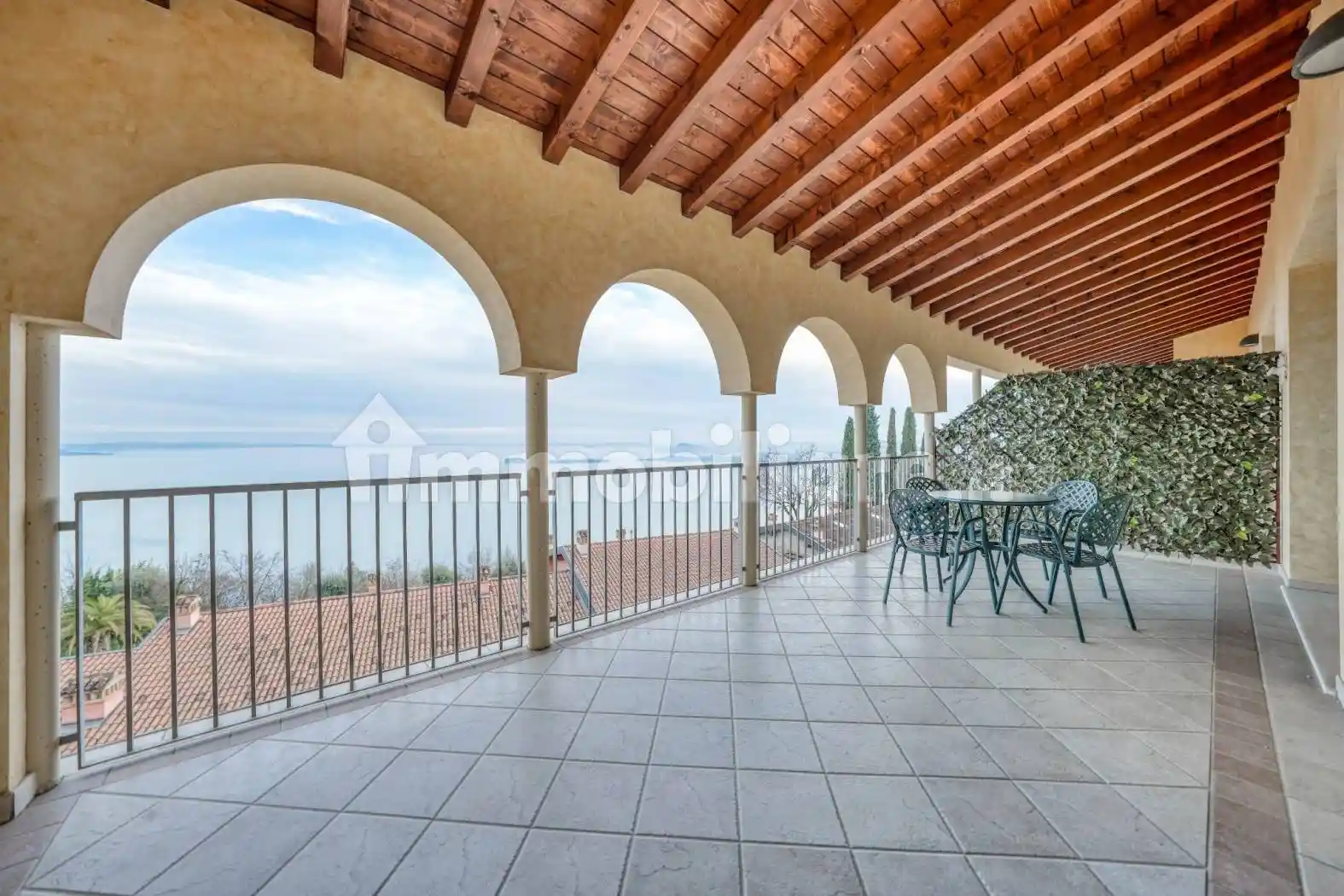 Appartamento in vendita a Gardone Riviera