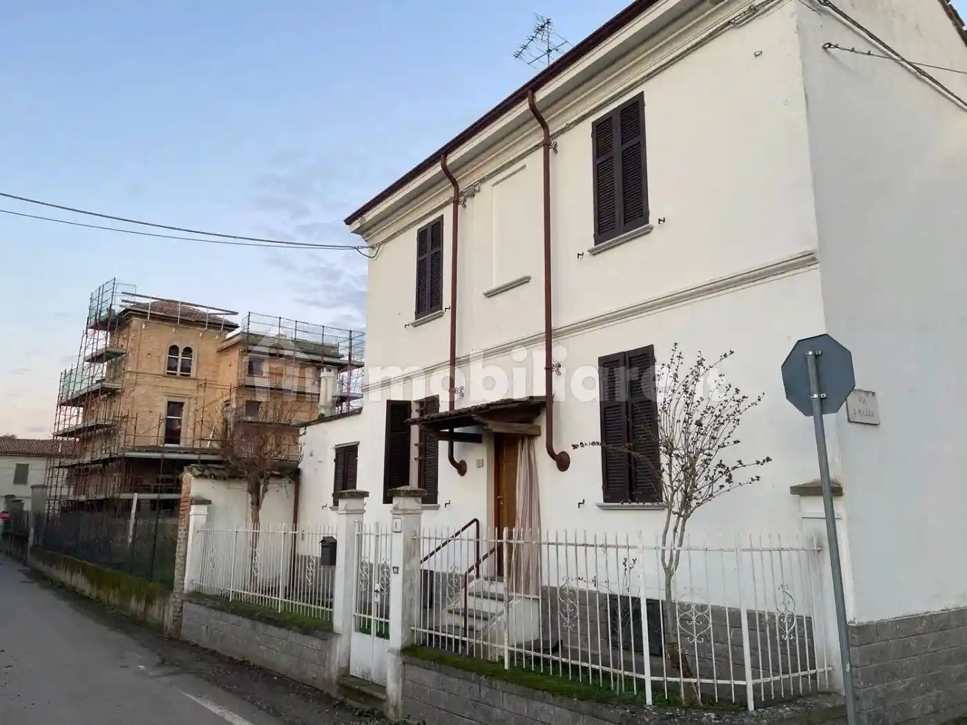 Villa in vendita a Codevilla