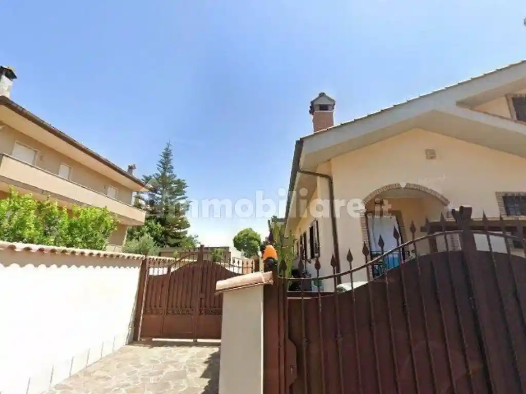 Villa in vendita a Fiumicino