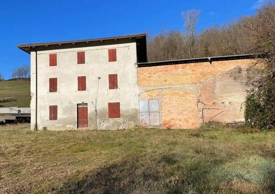 Casa indipendente in vendita a Traversetolo
