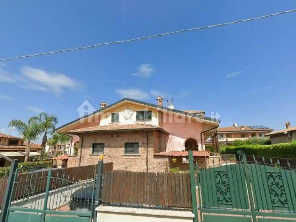 Villa in vendita a Guidonia Montecelio