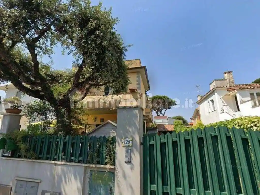 Villa in vendita a Fiumicino