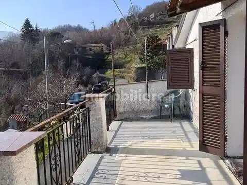 Villa in vendita a Maissana