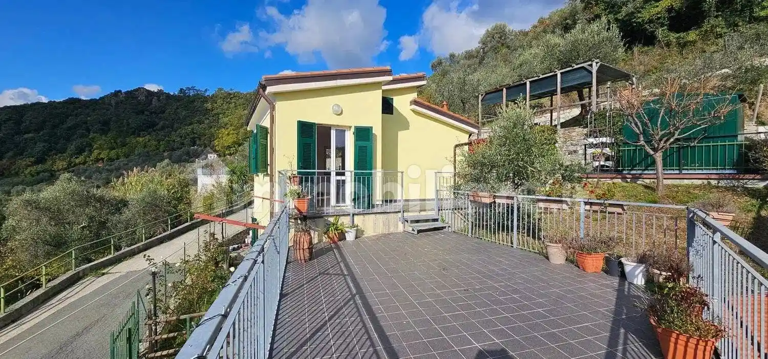 Villa in vendita a Castiglione Chiavarese