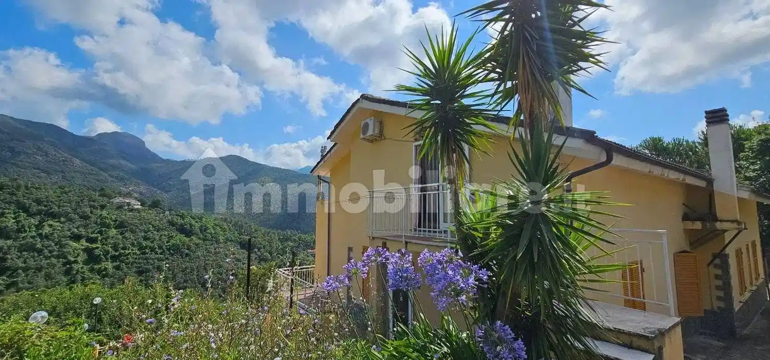 Appartamento in vendita a Casarza Ligure