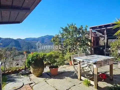 Appartamento in vendita a Castiglione Chiavarese