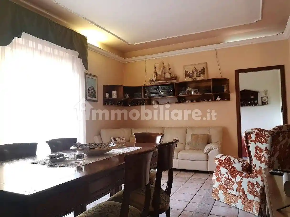 Appartamento in vendita a Aci Catena