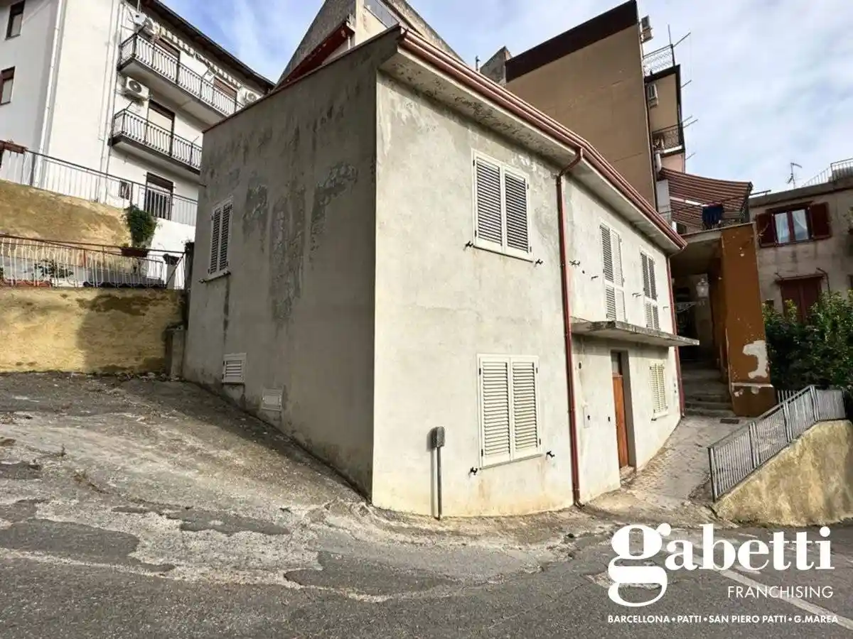 Casa indipendente in vendita a Montagnareale