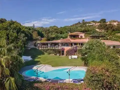 Villa in vendita a Arzachena