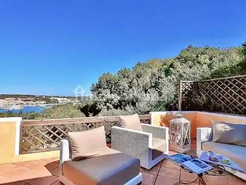 Appartamento in vendita a Arzachena