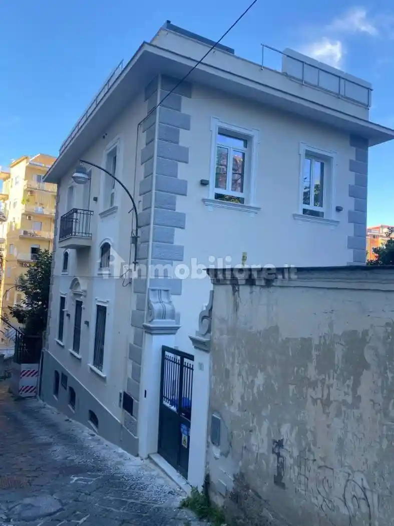 Appartamento in vendita a Napoli