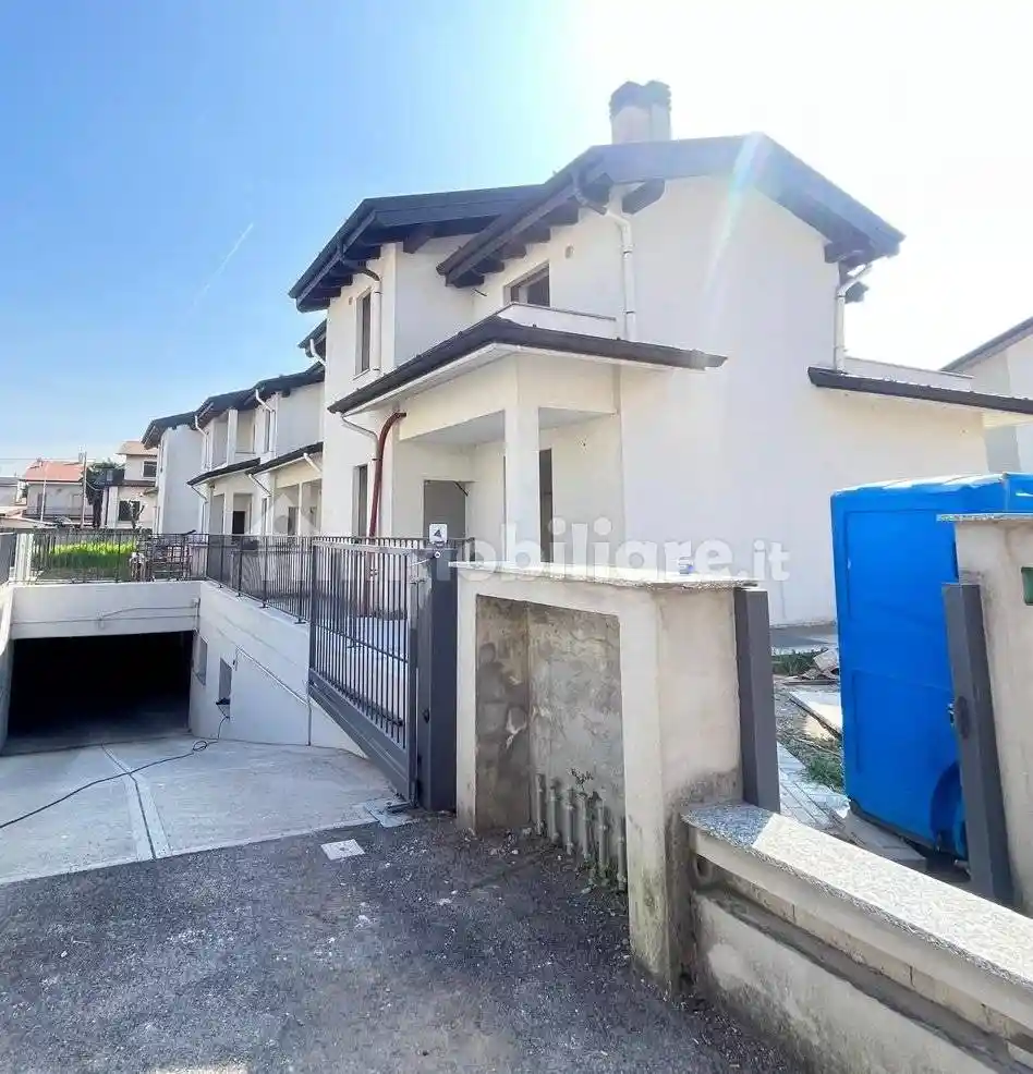 Villetta a schiera in vendita a Castel Rozzone