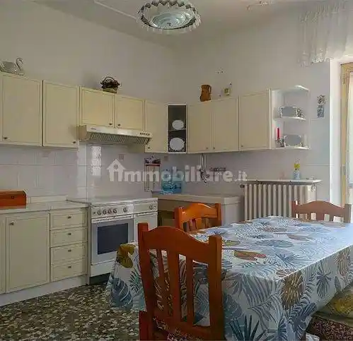 Palazzo - Edificio in vendita a Gravina in Puglia