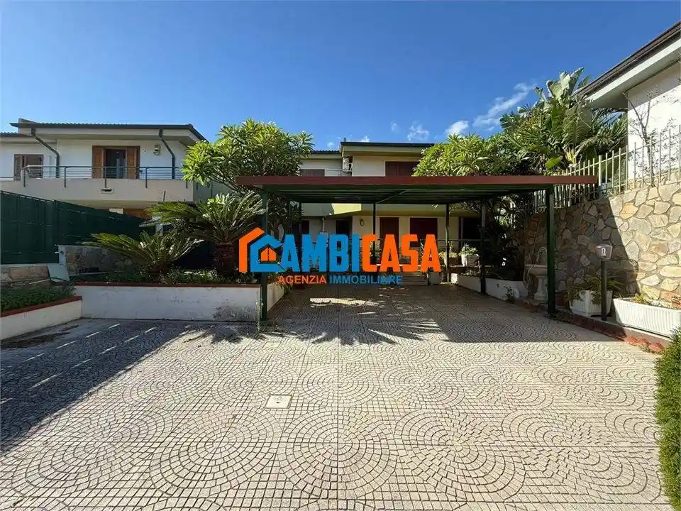 Villa in vendita a Altavilla Milicia