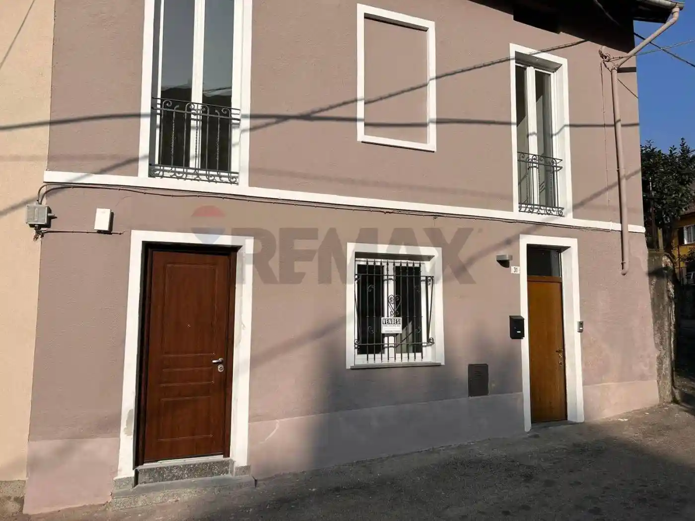 Casa indipendente in vendita a Porto Valtravaglia