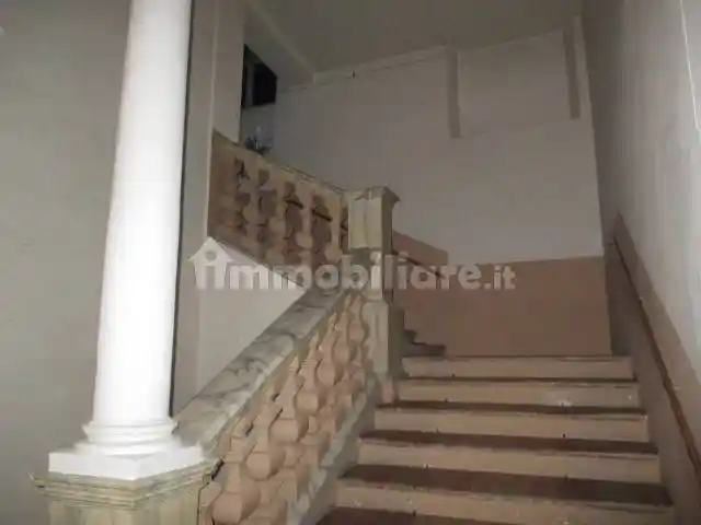 Palazzo - Edificio in vendita a Ostra