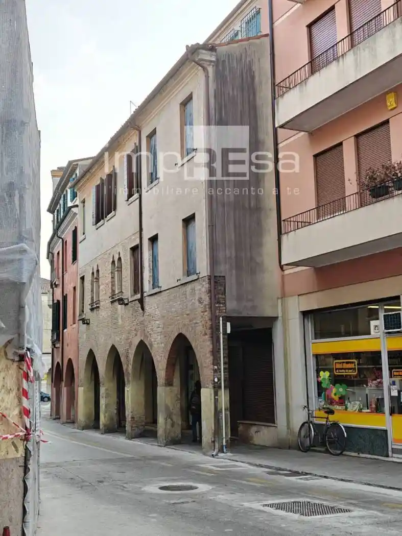 Palazzo - Edificio in vendita a Treviso