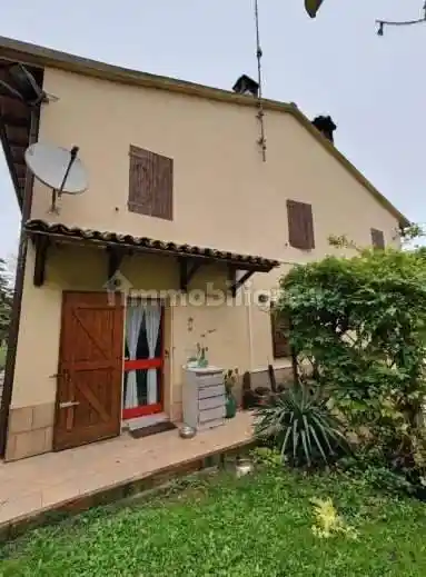Casa indipendente in vendita a Imola