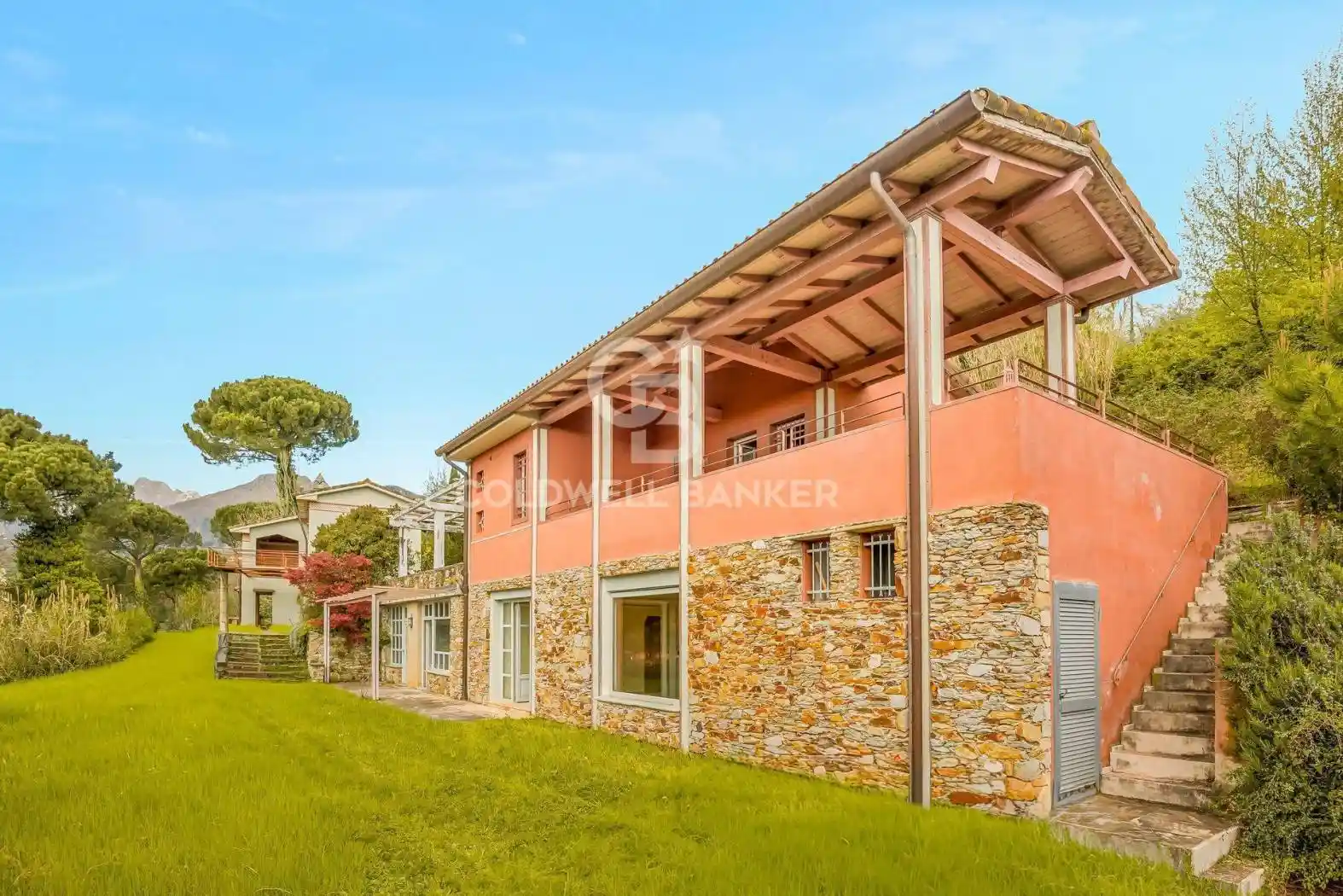 Villa in vendita a Pietrasanta