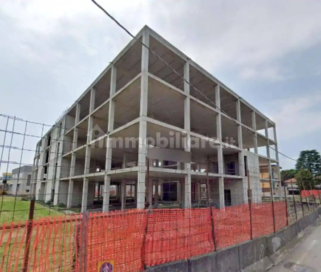 Palazzo - Stabile in vendita a Mozzate