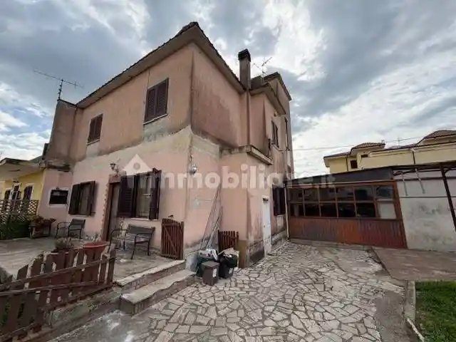 Villa in vendita a Nettuno