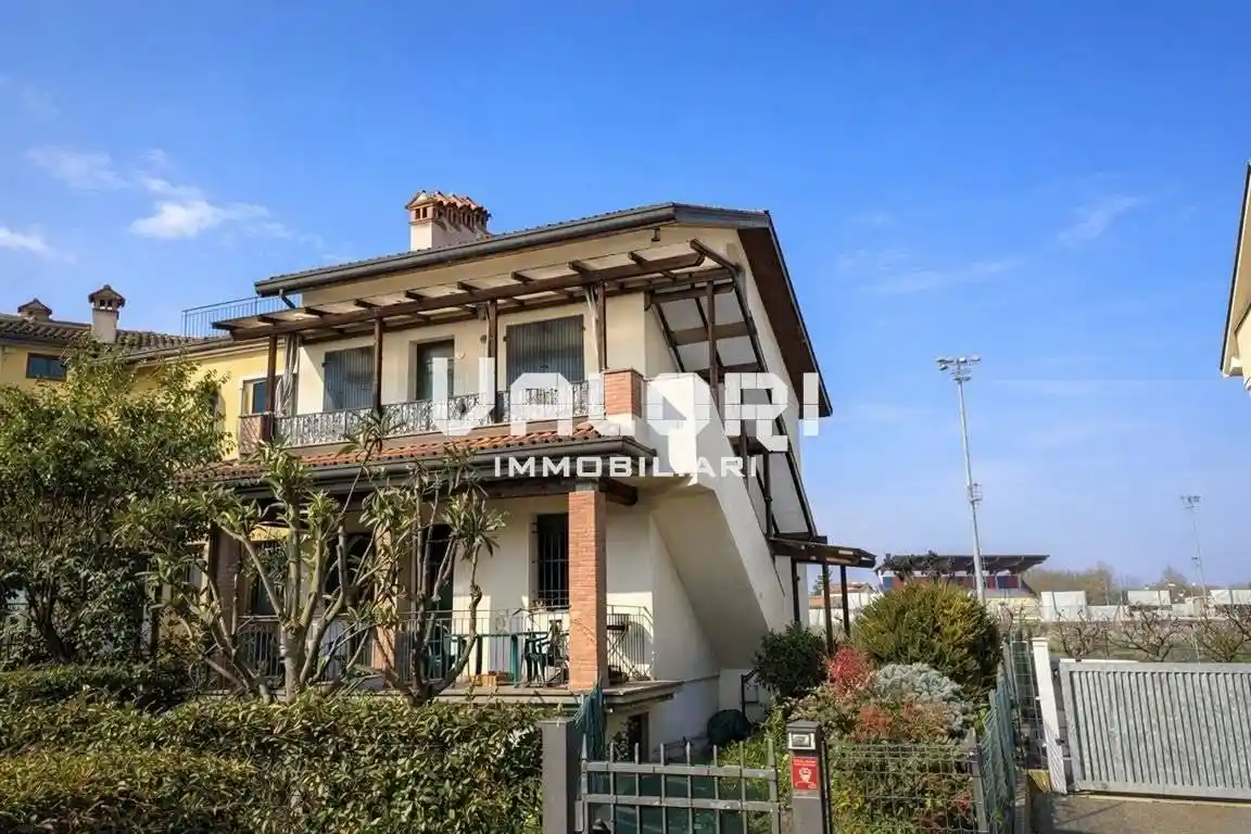 Casa indipendente in vendita a Castel Bolognese