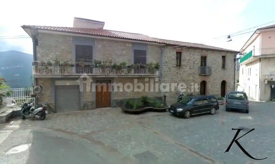 Appartamento in vendita a Lustra