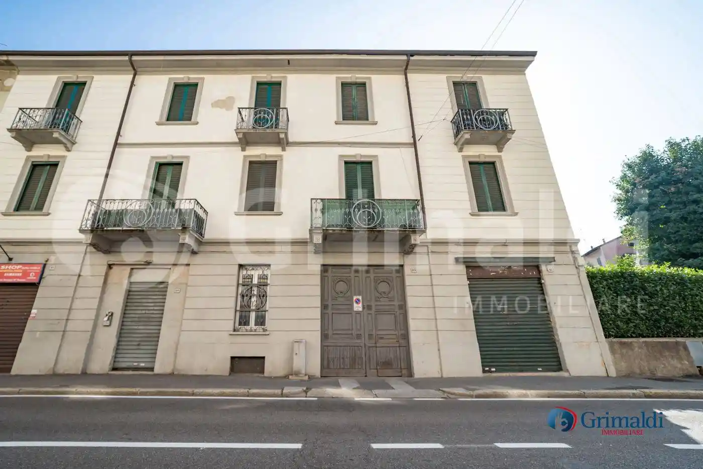 Palazzo - Edificio in vendita a Saronno