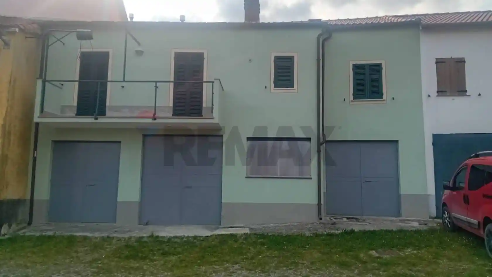 Casa indipendente in vendita a Varese Ligure