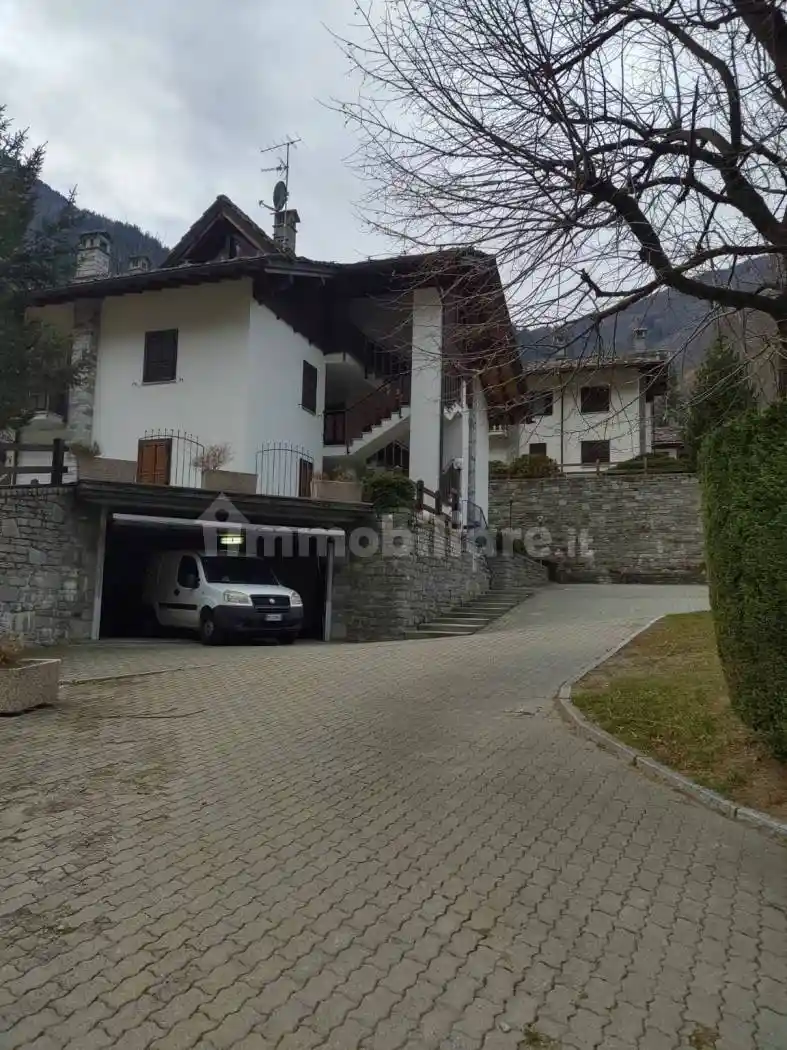 Appartamento in vendita a Issime