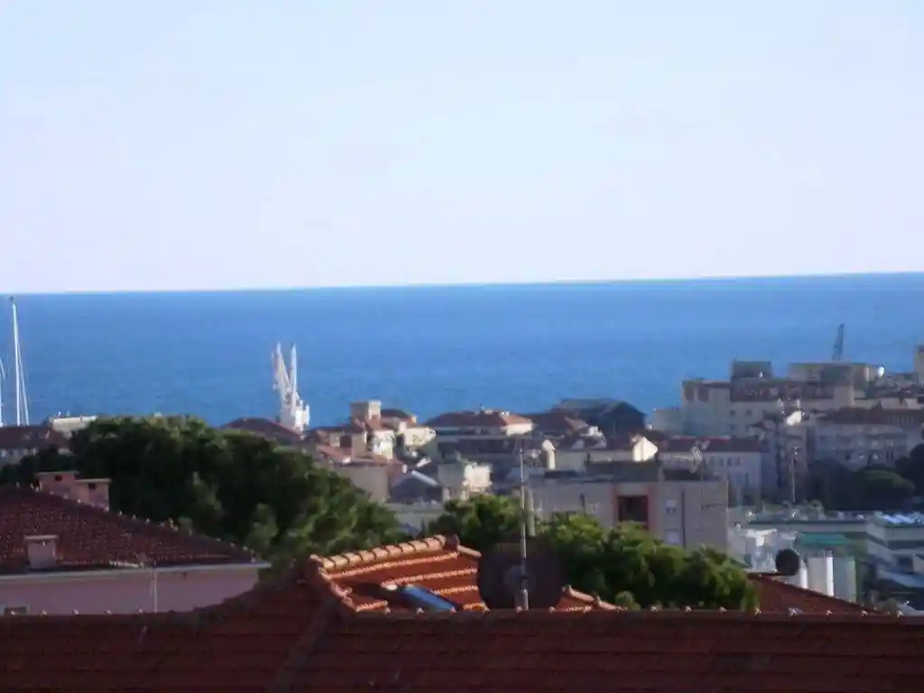 Appartamento in vendita a Imperia