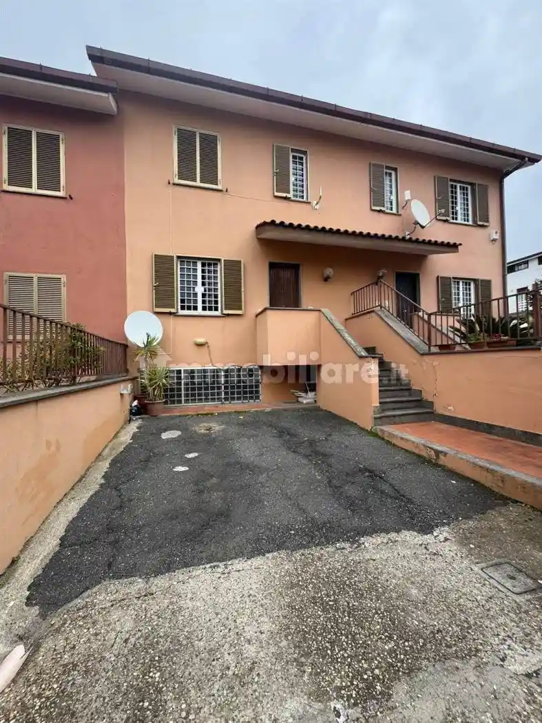 Villetta a schiera in vendita a Roma