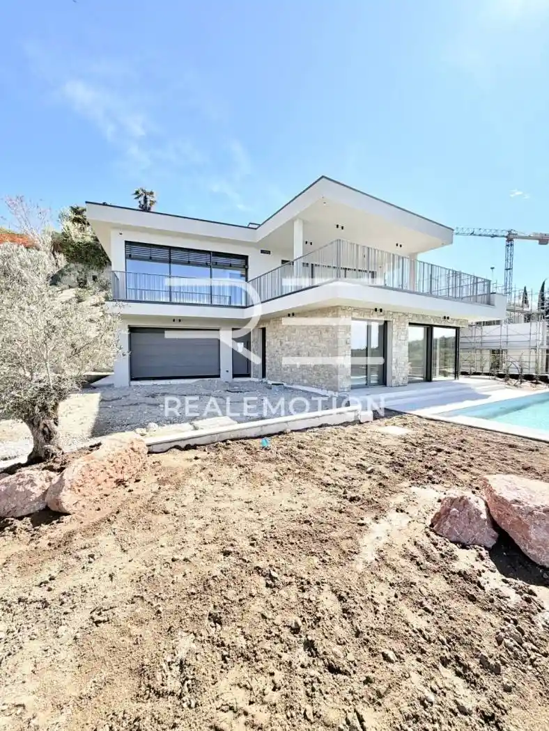 Villa in vendita a Costermano sul Garda