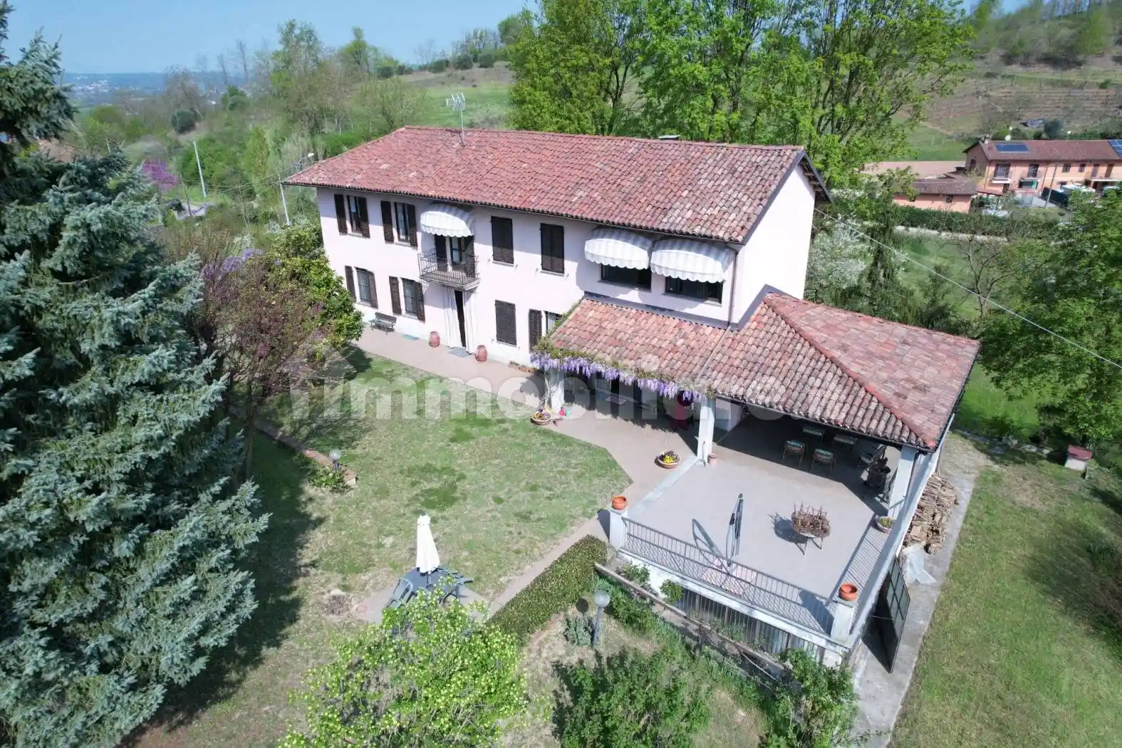 Rustico - Casale in vendita a Asti