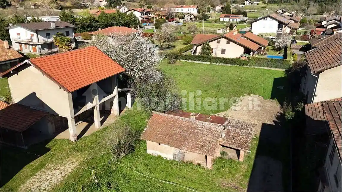 Rustico - Casale in vendita a Angera