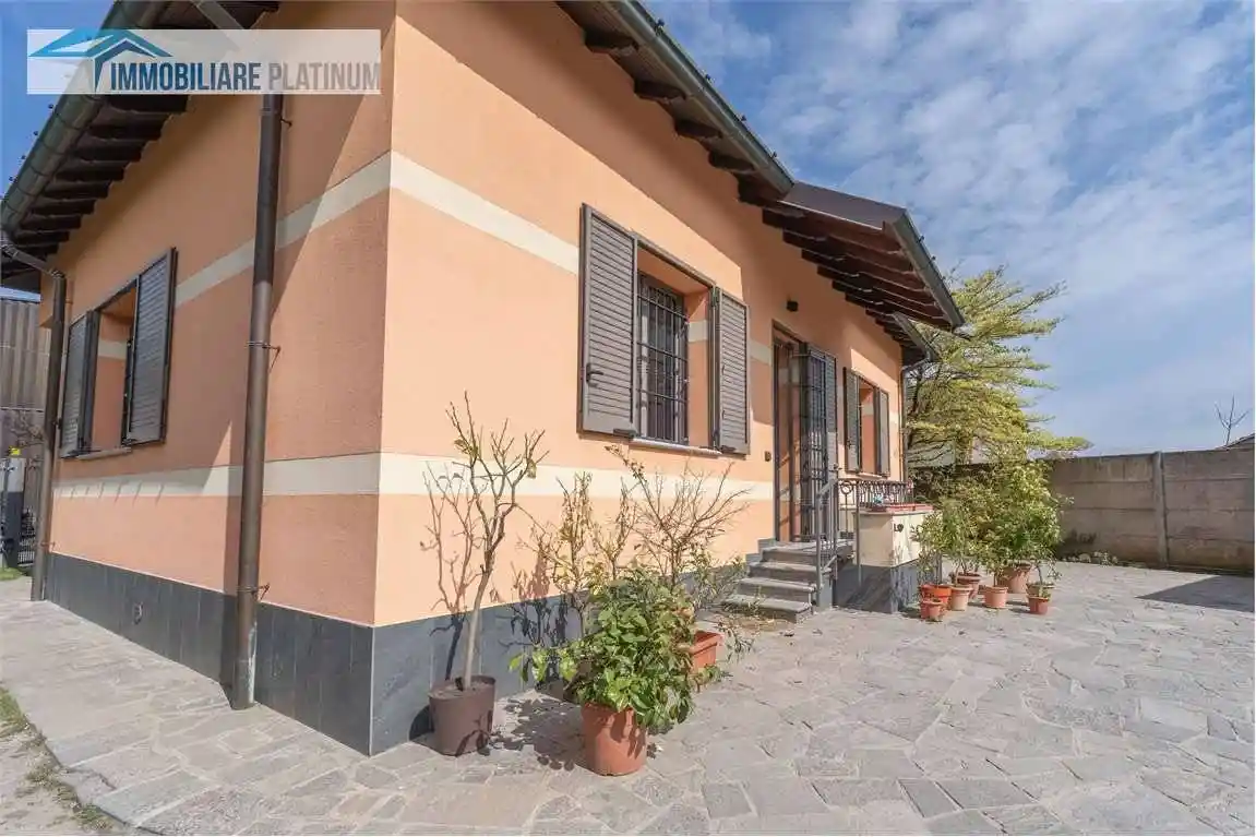 Villa in vendita a Macherio