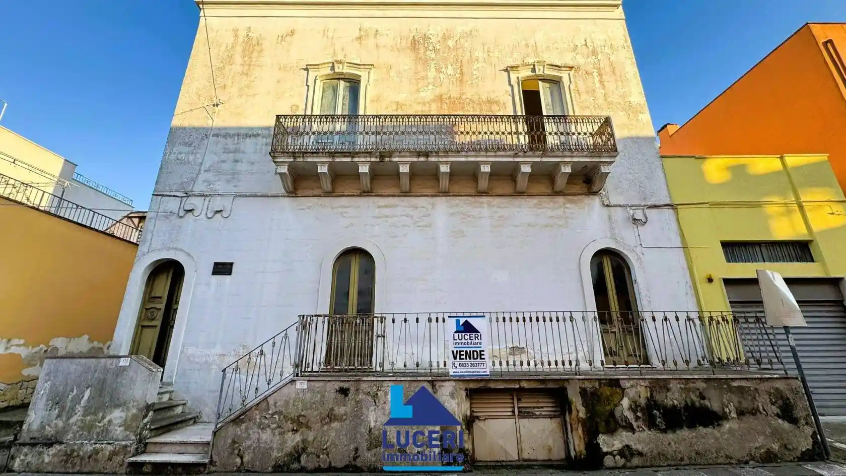 Palazzo - Edificio in vendita a Alezio