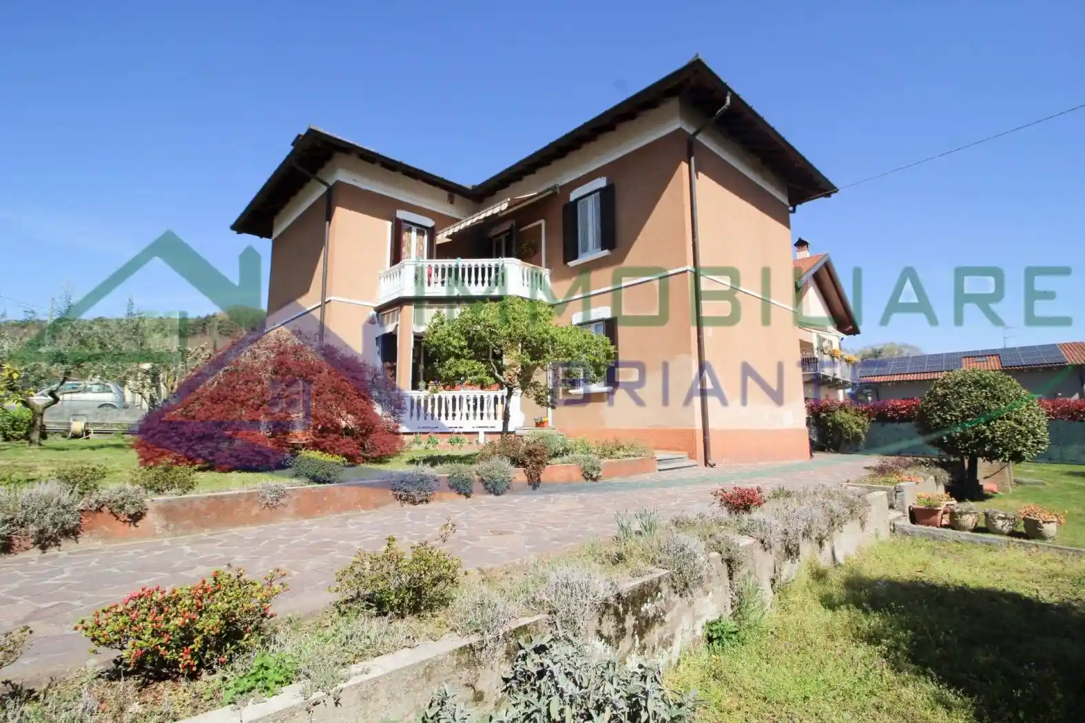 Villa in vendita a Mercallo