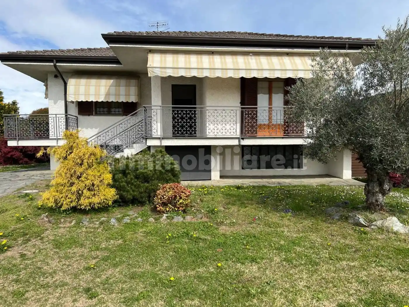 Villa in vendita a Romano Canavese